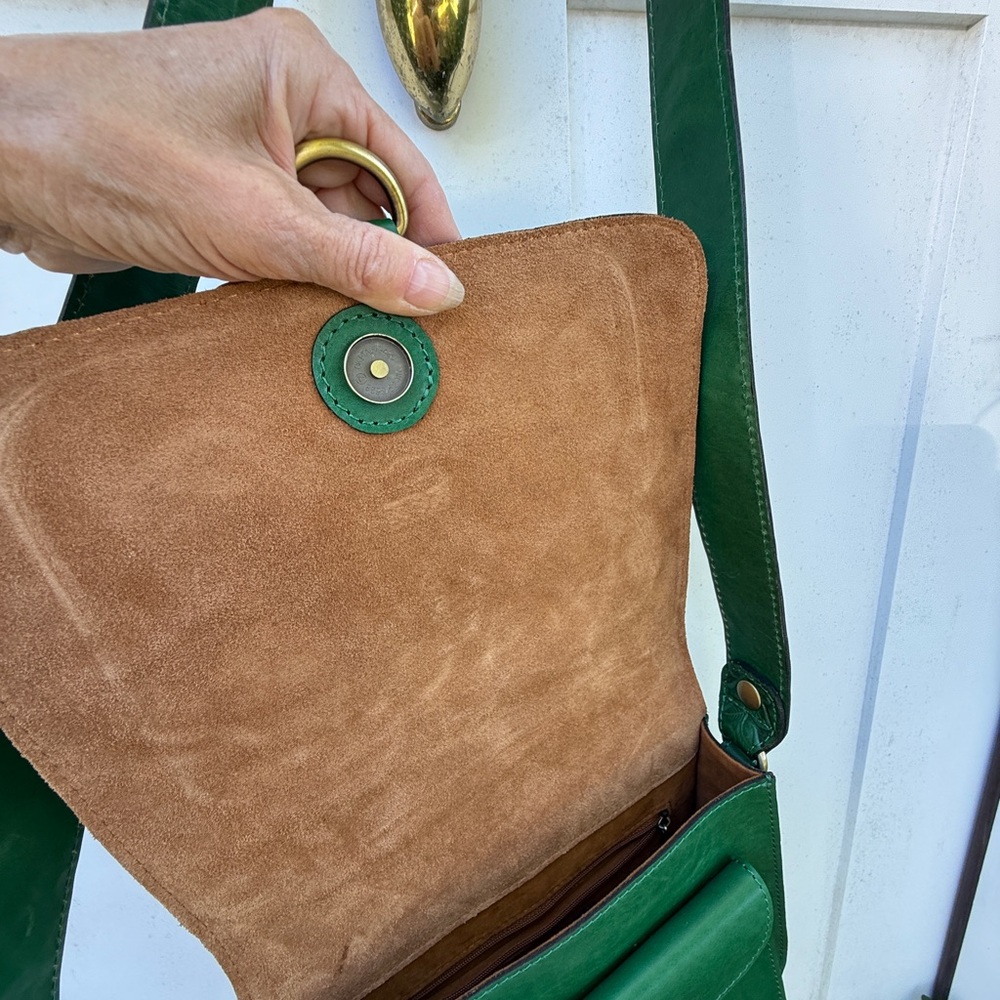 Patricia Nash Floral Embossed Green Crossbody Bag - Picture 5 of 7
